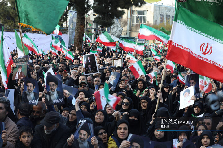 بیعت مردم اراک با آیت‌الله العظمی سید مجتبی خامنه‌ای