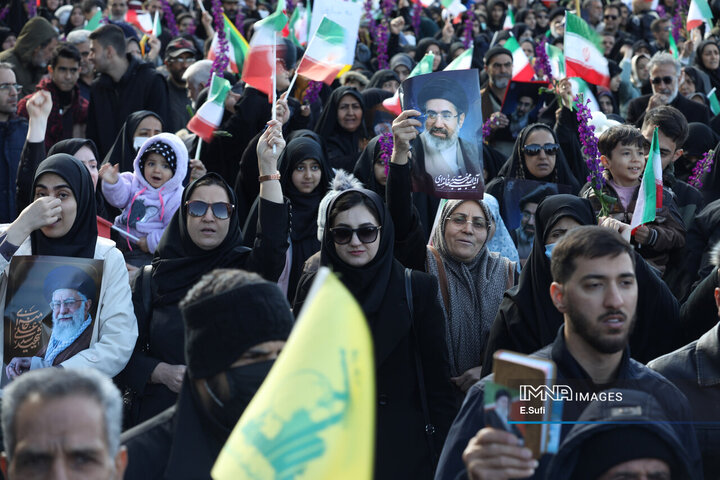 بیعت مردم اراک با آیت‌الله العظمی سید مجتبی خامنه‌ای