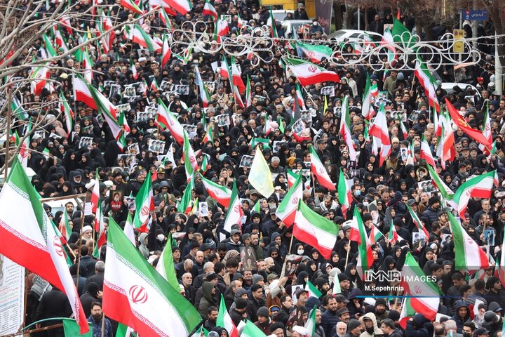 اجتماع عظیم بیعت مردم تبریز با آیت‌الله العظمی سید مجتبی خامنه‌ای رهبر انقلاب