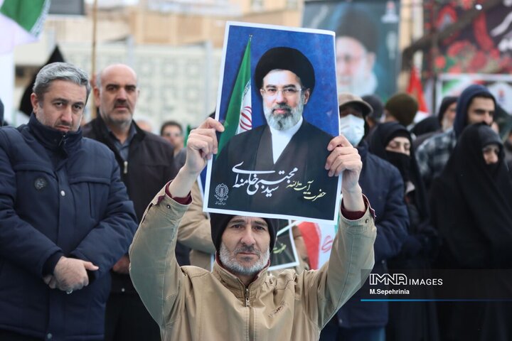 اجتماع عظیم بیعت مردم تبریز با آیت‌الله العظمی سید مجتبی خامنه‌ای رهبر انقلاب