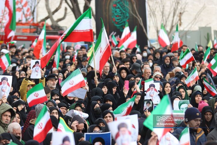 اجتماع عظیم بیعت مردم تبریز با آیت‌الله العظمی سید مجتبی خامنه‌ای رهبر انقلاب
