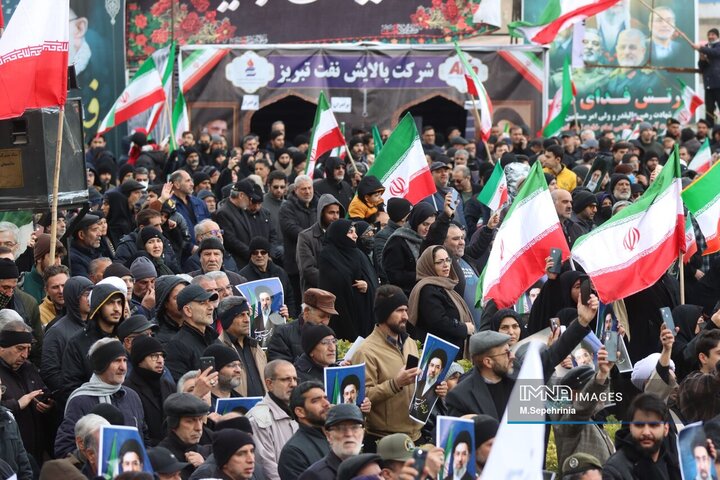 اجتماع عظیم بیعت مردم تبریز با آیت‌الله العظمی سید مجتبی خامنه‌ای رهبر انقلاب