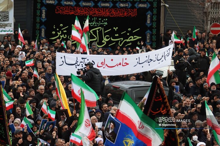 اجتماع عظیم بیعت مردم تبریز با آیت‌الله العظمی سید مجتبی خامنه‌ای رهبر انقلاب