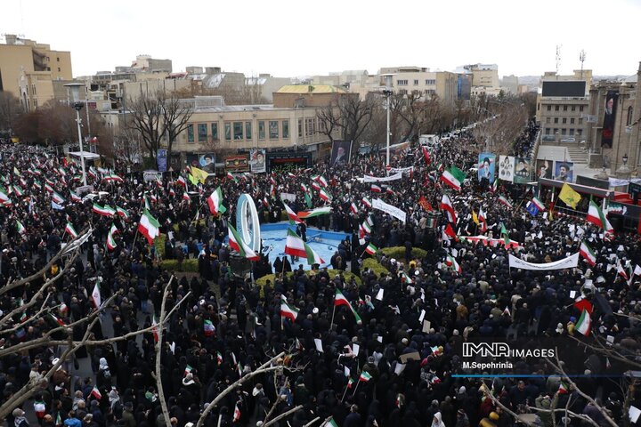 اجتماع عظیم بیعت مردم تبریز با آیت‌الله العظمی سید مجتبی خامنه‌ای رهبر انقلاب