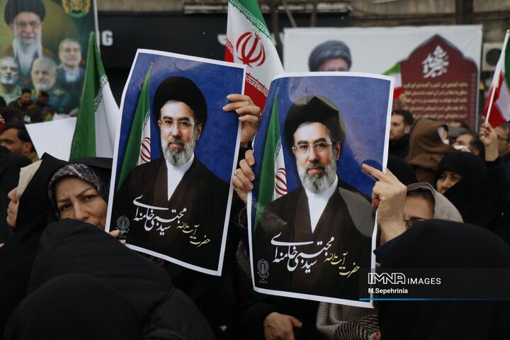 اجتماع عظیم بیعت مردم تبریز با آیت‌الله العظمی سید مجتبی خامنه‌ای رهبر انقلاب