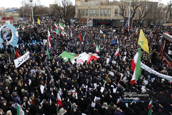 اجتماع عظیم بیعت مردم تبریز با آیت‌الله العظمی سید مجتبی خامنه‌ای رهبر انقلاب
