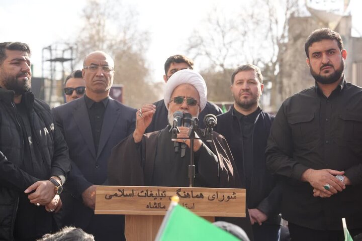 استقامت ملت ایران، مانع به نتیجه رسیدن نقشه‌های دشمن شد