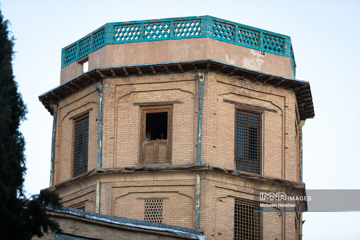 آسیب به باغ‌موزه چهلستون در اثر تجاوز آمریکایی صهیونی به اصفهان