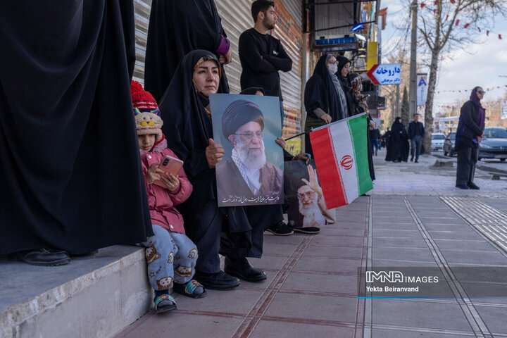 بیعت خرم آبادی ها با سومین رهبر انقلاب اسلامی (سید مجتبی حسینی خامنه ای)