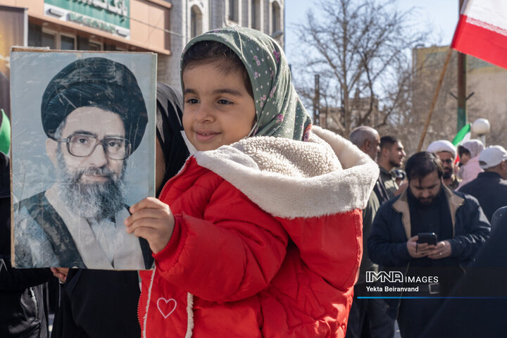 بیعت خرم آبادی ها با سومین رهبر انقلاب اسلامی (سید مجتبی حسینی خامنه ای)
