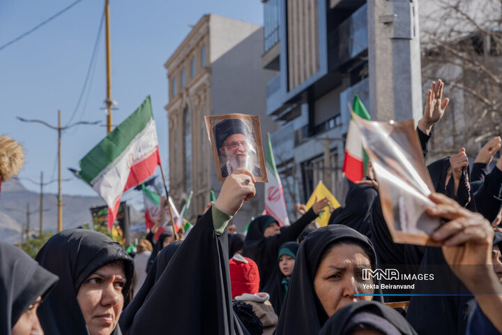 بیعت خرم آبادی ها با سومین رهبر انقلاب اسلامی (سید مجتبی حسینی خامنه ای)