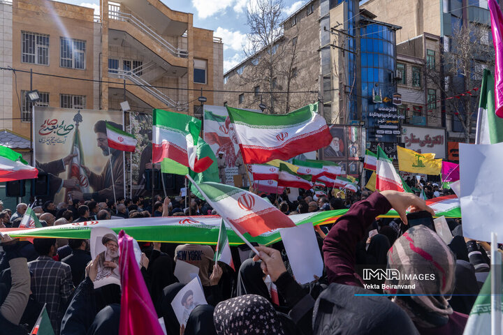 بیعت خرم آبادی ها با سومین رهبر انقلاب اسلامی (سید مجتبی حسینی خامنه ای)