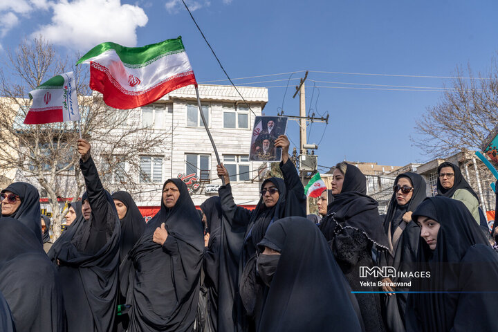بیعت خرم آبادی ها با سومین رهبر انقلاب اسلامی (سید مجتبی حسینی خامنه ای)