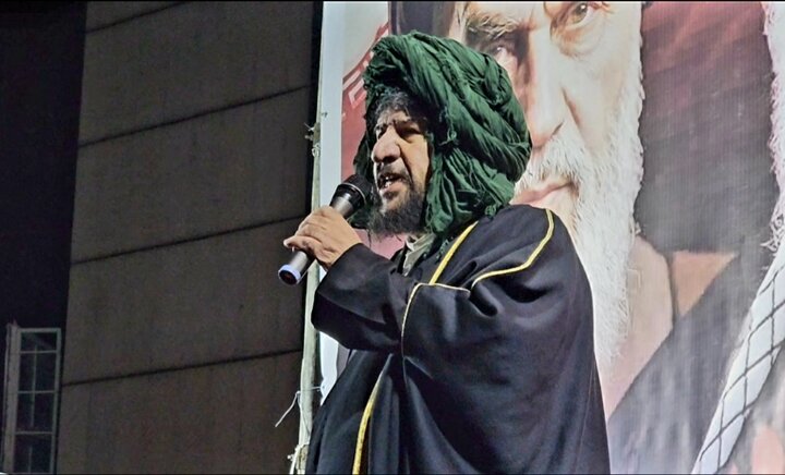 جهان از استقامت ایران اسلامی در برابر دشمنان متحیر است