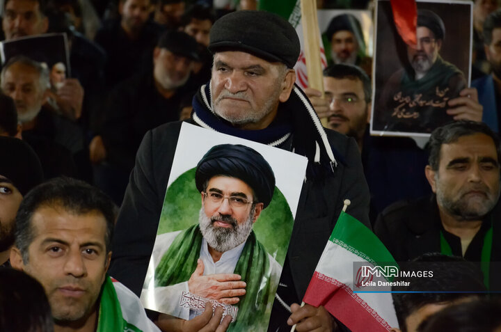 بیعت مردم یزد با رهبر معظم انقلاب اسلامیحضرت آیت الله سیدمجتبی خامنه ‌ای