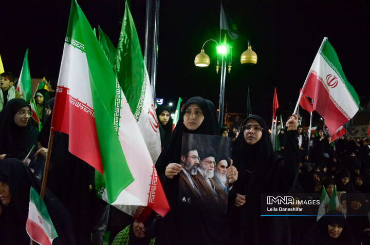 بیعت مردم یزد با رهبر معظم انقلاب اسلامیحضرت آیت الله سیدمجتبی خامنه ‌ای
