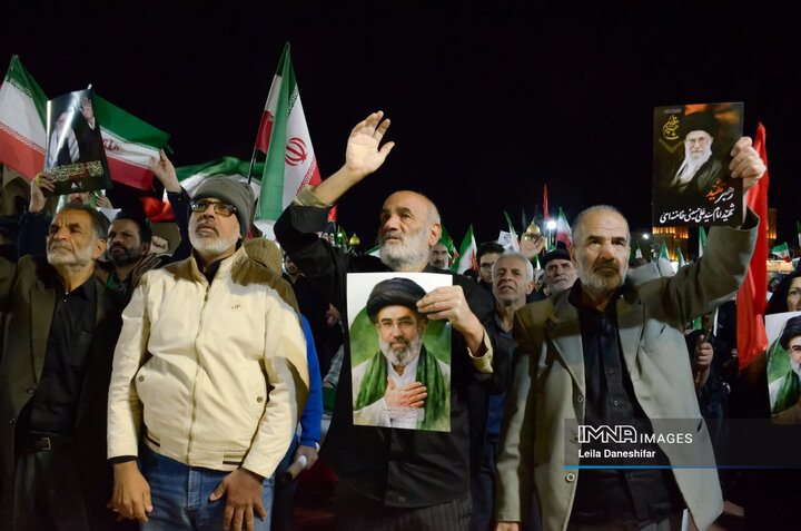 بیعت مردم یزد با رهبر معظم انقلاب اسلامیحضرت آیت الله سیدمجتبی خامنه ‌ای