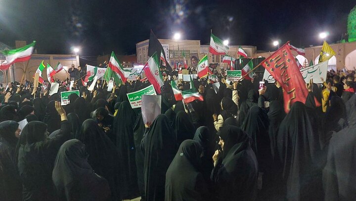 فیلم| بیعت جانانه نایینی‌ها با رهبر جدید انقلاب
