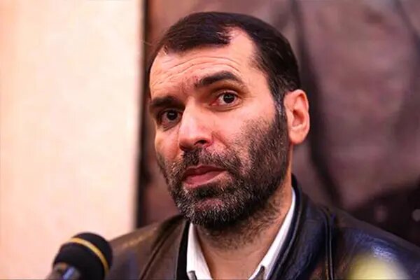 خامنه‌ای جوان شد