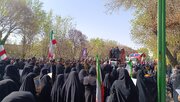 رقص پیکر شهدا بر دستان مردم