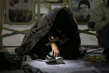 Spiritual Night of Qadr Vigil Held  at Golestan-e Shohada in Isfahan