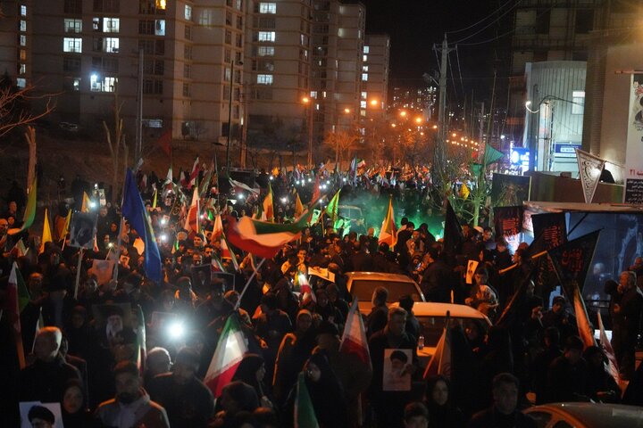 در شب شهادت امیر المومنین خیابان‌های کرمانشاه مملو از عزاداران قائد امت
