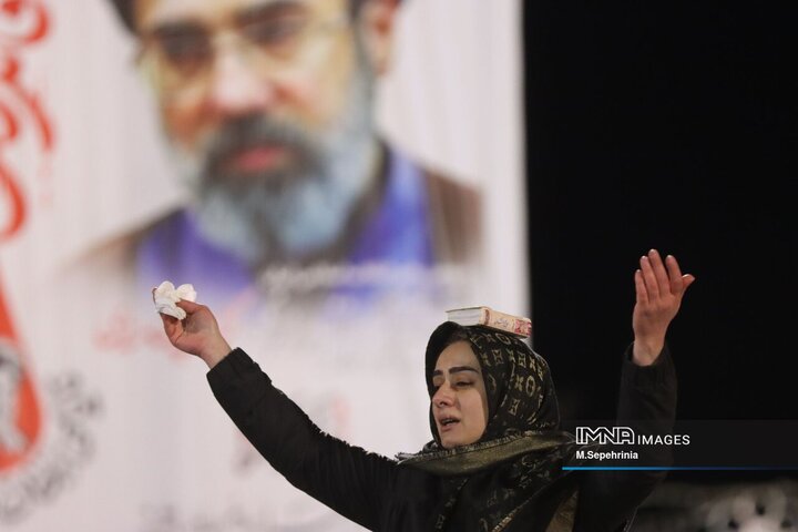 دسته عزاداری خیابانی در شب بیست و یکم قدر در خیابان ارتش تبریز‌