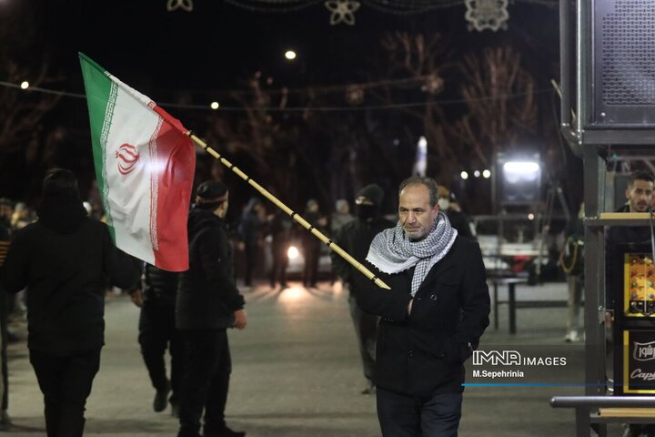 دسته عزاداری خیابانی در شب بیست و یکم قدر در خیابان ارتش تبریز‌