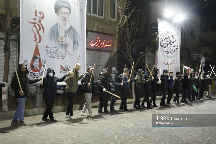 دسته عزاداری خیابانی در شب بیست و یکم قدر در خیابان ارتش تبریز‌