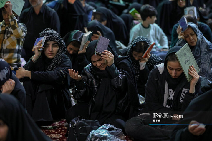 احیای شب بیست و یکم ماه مبارک رمضان در اراک
