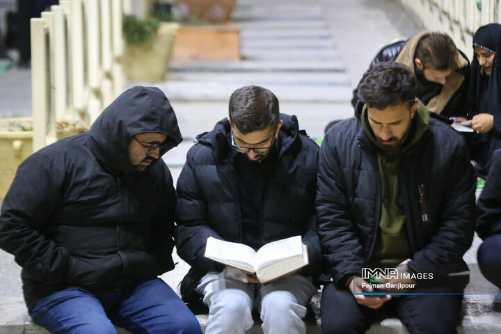 احیای شب بیست‌و‌یکم ماه مبارک رمضان در گلستان شهدای اصفهان