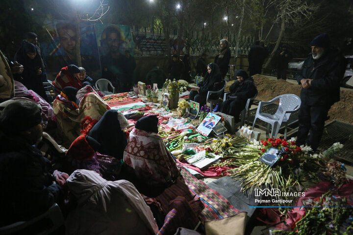 احیای شب بیست‌و‌یکم ماه مبارک رمضان در گلستان شهدای اصفهان