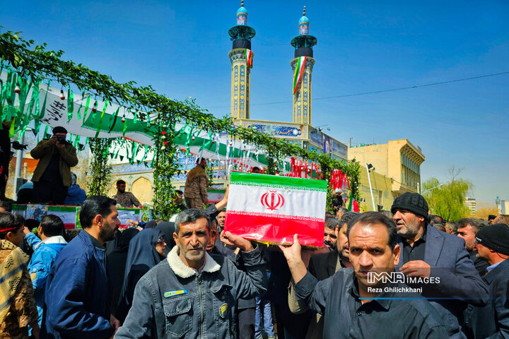تشییع شهدای تجاوز آمریکایی صهیونی در نجف‌آباد