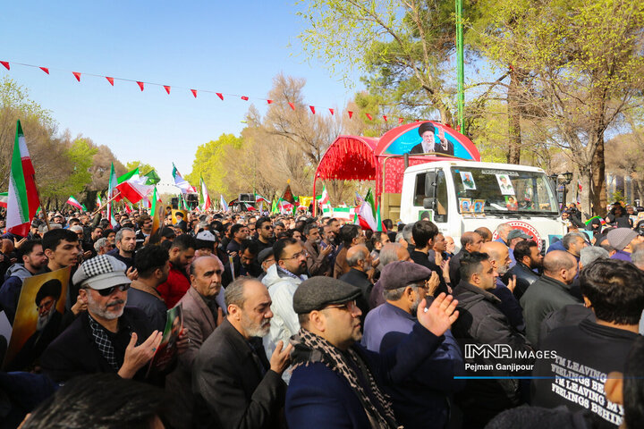 سومین مراسم تشییع پیکر مطهر شهدای جنایات اخیر آمریکایی صهیونی در اصفهان