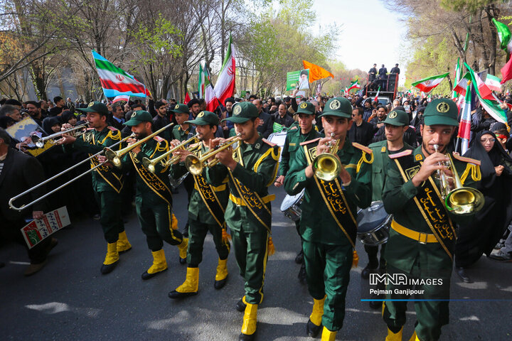 سومین مراسم تشییع پیکر مطهر شهدای جنایات اخیر آمریکایی صهیونی در اصفهان