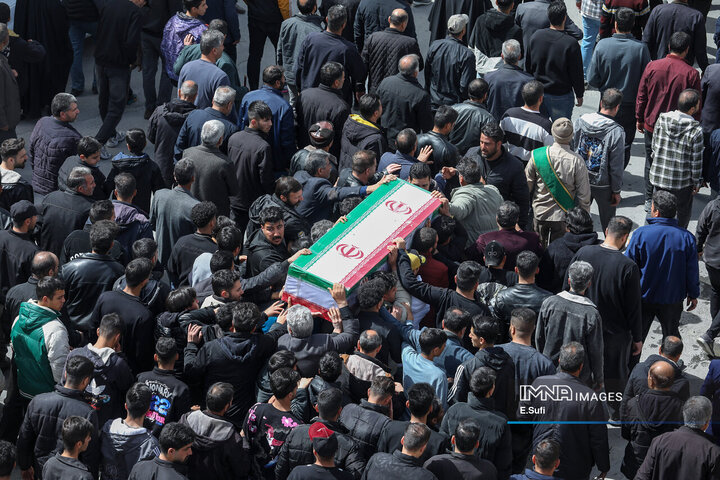 تشییع باشکوه پیکر سرباز شهید امید کارچانی