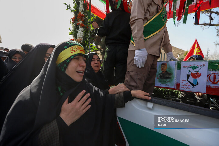 تشییع باشکوه پیکر سرباز شهید امید کارچانی