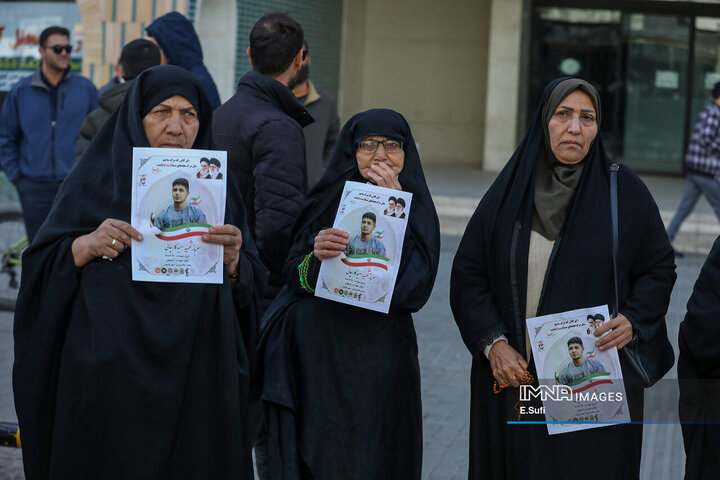 تشییع باشکوه پیکر سرباز شهید امید کارچانی