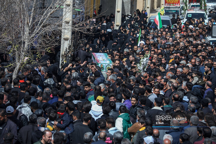 تشییع باشکوه پیکر سرباز شهید امید کارچانی