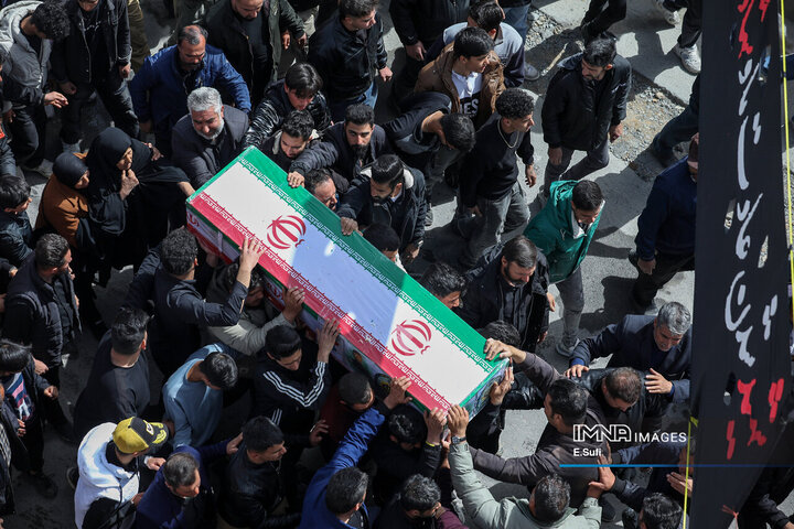تشییع باشکوه پیکر سرباز شهید امید کارچانی
