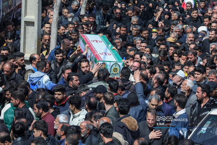 تشییع باشکوه پیکر سرباز شهید امید کارچانی