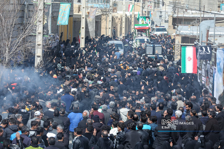 تشییع باشکوه پیکر سرباز شهید امید کارچانی