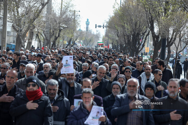 تشییع باشکوه پیکر سرباز شهید امید کارچانی