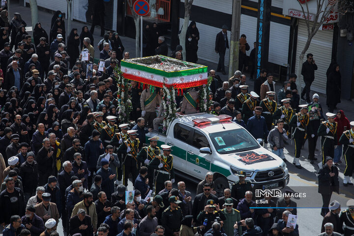 تشییع باشکوه پیکر سرباز شهید امید کارچانی