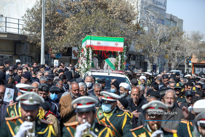 تشییع باشکوه پیکر سرباز شهید امید کارچانی