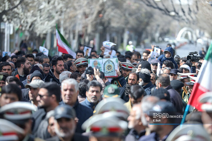 تشییع باشکوه پیکر سرباز شهید امید کارچانی