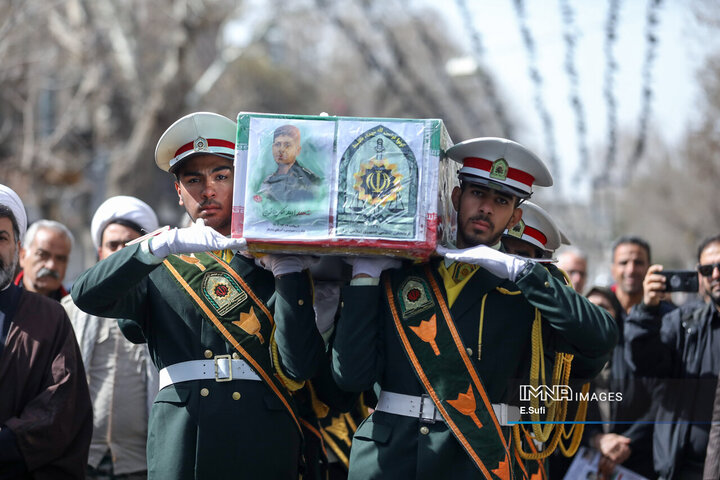 تشییع باشکوه پیکر سرباز شهید امید کارچانی
