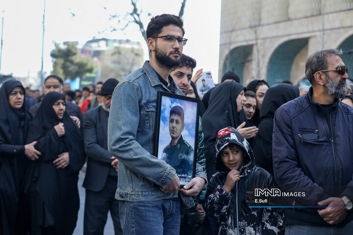 تشییع باشکوه پیکر سرباز شهید امید کارچانی