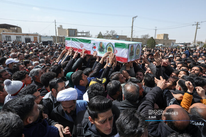 تشییع باشکوه پیکر سرباز شهید امید کارچانی
