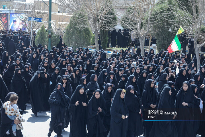 تشییع باشکوه پیکر سرباز شهید امید کارچانی